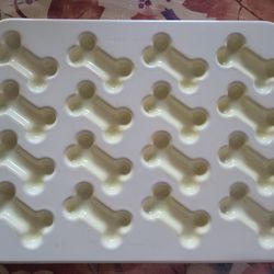 Nordic Ware Puppy Treat Pan