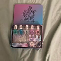 Cosméticos para niña. $5