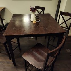 Wooden Dinner Table w/Chairs (+ Two Foldable Guest Chairs)