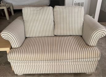 love seat with pull out bed