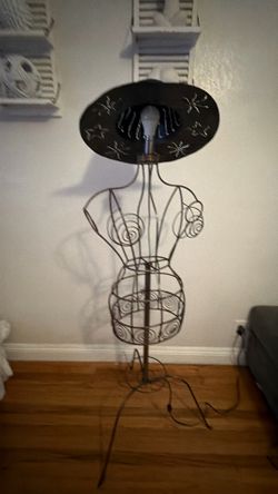 Vintage wireless dress mannequin lamp with hat