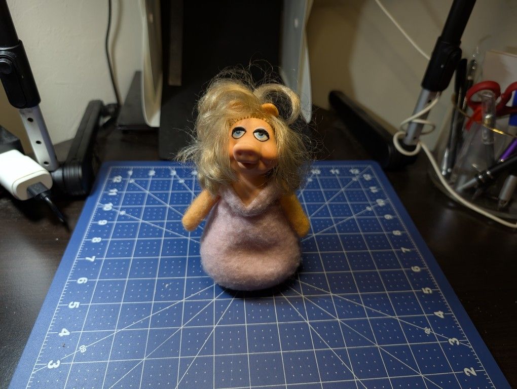 Vintage 70s 1979 Fisher Price Plush Beanie 7" Muppets Miss Piggy Bean Bag Doll