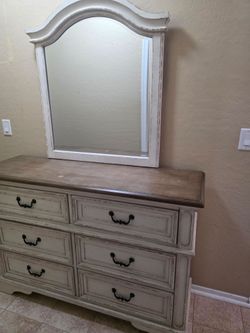 Farmhouse Dresser with mirror