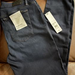 Women’s JOE JEANS size 34 Skinny. 