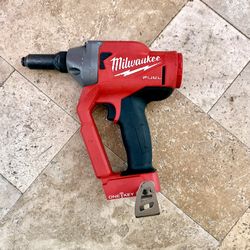 Milwaukee 2660-20 M18 FUEL 1/4" Blind Rivet Tool - Bare Tool