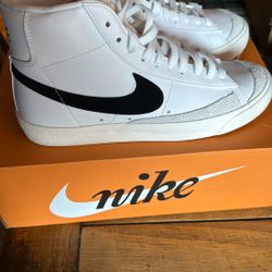Women’s Nike Blazers 