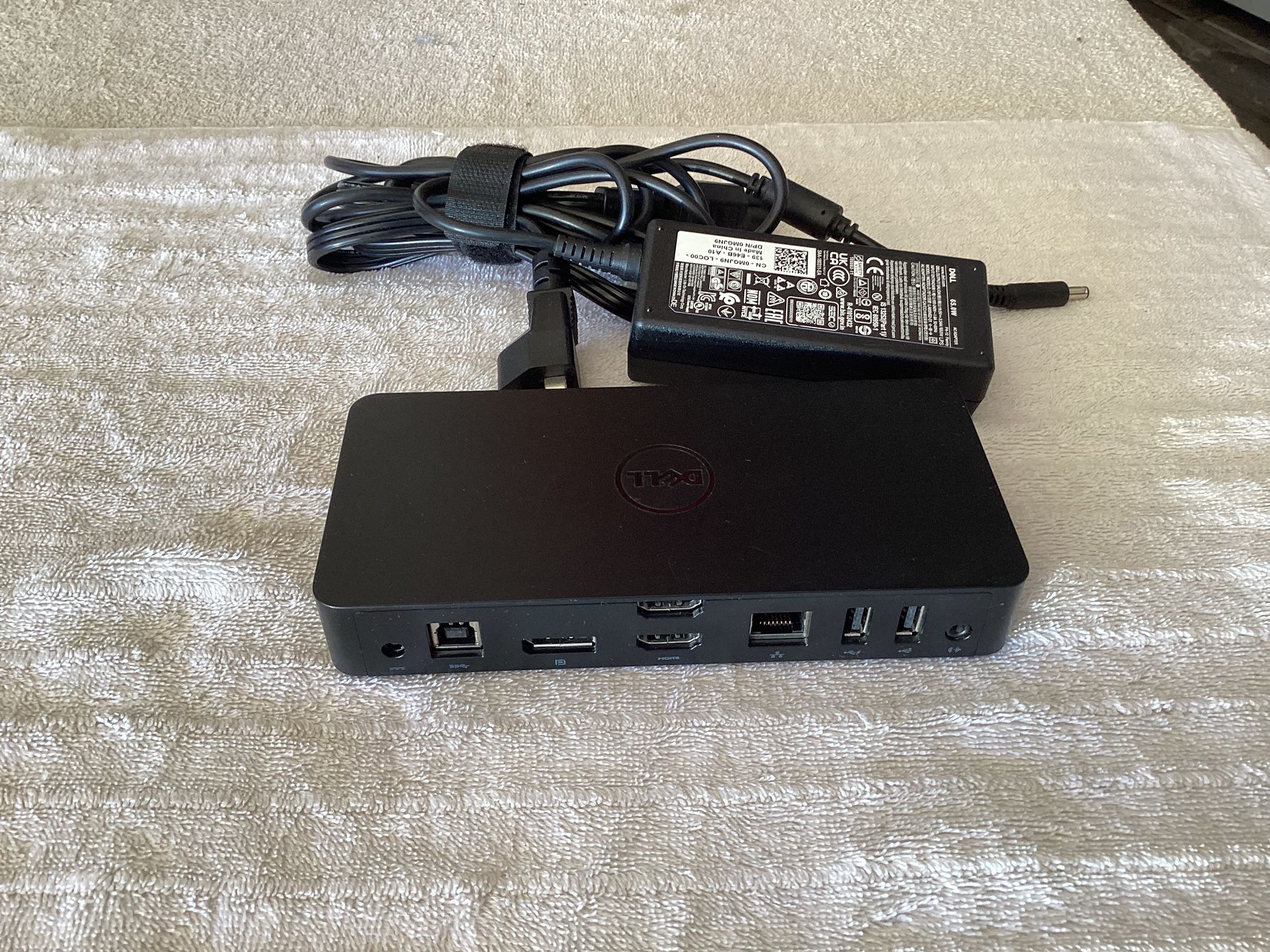 Dell Docking Station Model D3100