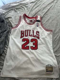 Authentic Micheal Jordan Bulls Jersey Size XL