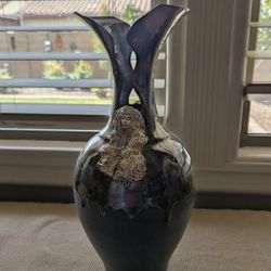 Rossa Cashel Ireland Hand Thrown Vase