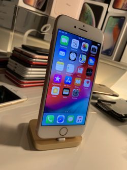 iPhone 7 128GB unlocked to any carrier like new!!