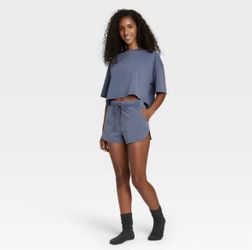 Womens Medium Crop Lounge Top-Decatur And Tropical