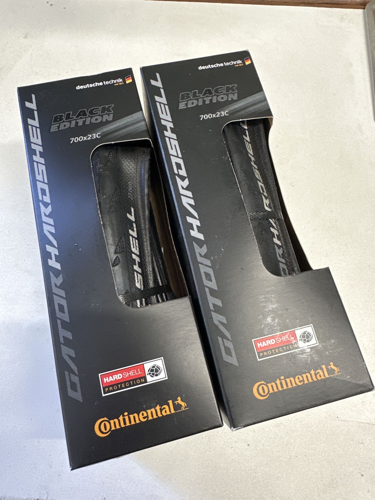 Continental Gator Hardshell Black Edition 700x23C Road Bike Tires – Pair – New in Box