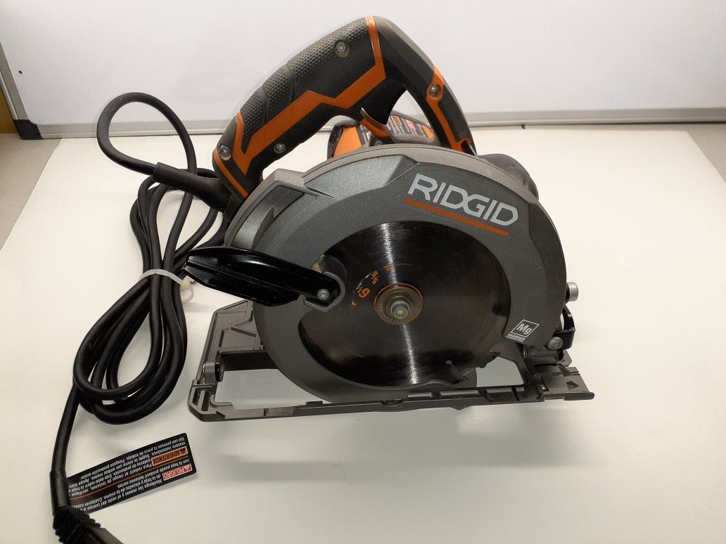 RIDGID 12 Amp Corded 6-1/2 in. Magnesium Compact Framing Circular Saw