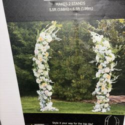 FLORAL ARCH / WEDDING ARCH