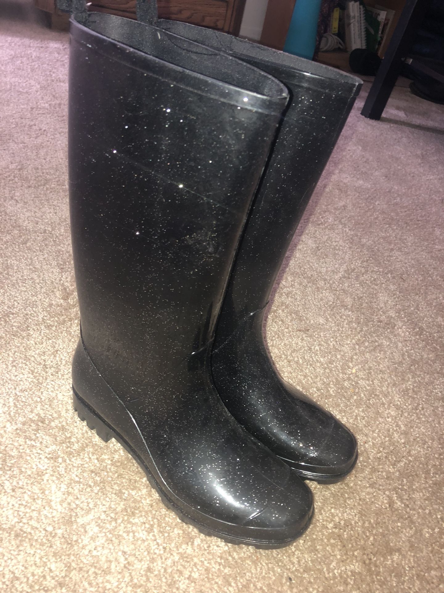 Corelli women’s rain boots size 8