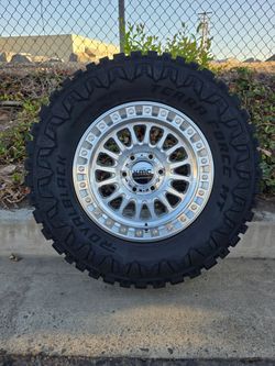 17" KMC w- 33" MT tires 33x12.50R17
