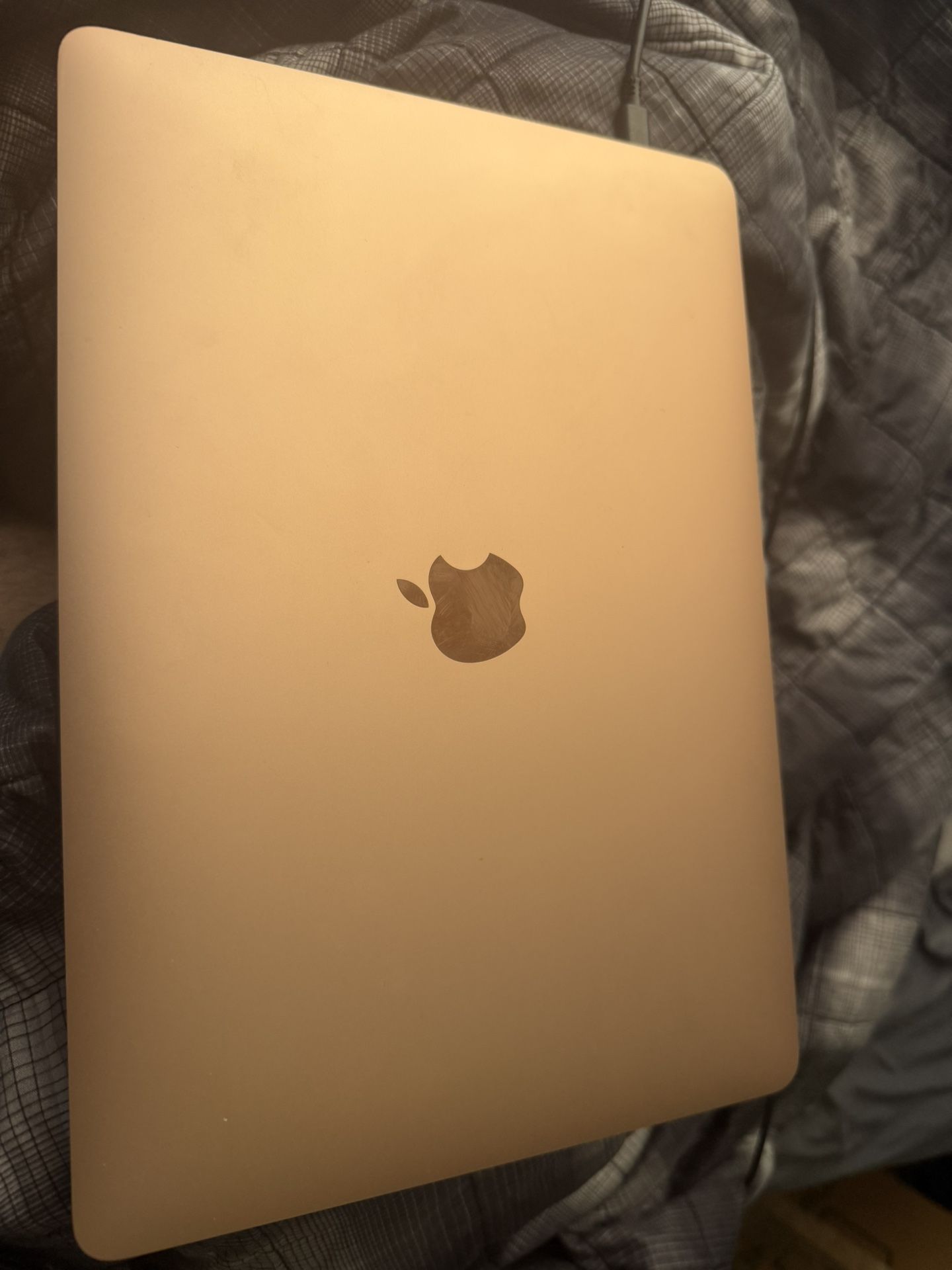 MacBook Air 2020 16gb Ram rose gold