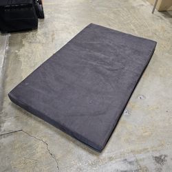 XL memory foam pet bed
47x29x4"

$50 FIRM