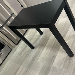 Black Desk 