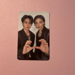 Hyunjin and Lee Know photo card 