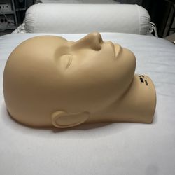 Practice mannequin head