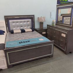 😍 Queen Bedroom Set 