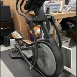 Nordic Track Elite 17.7 Elliptical Great Condition!