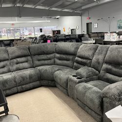 Power Recliner Sectional With 3 Recliner And USB Port 