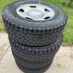 Set of Tires  265/70R17