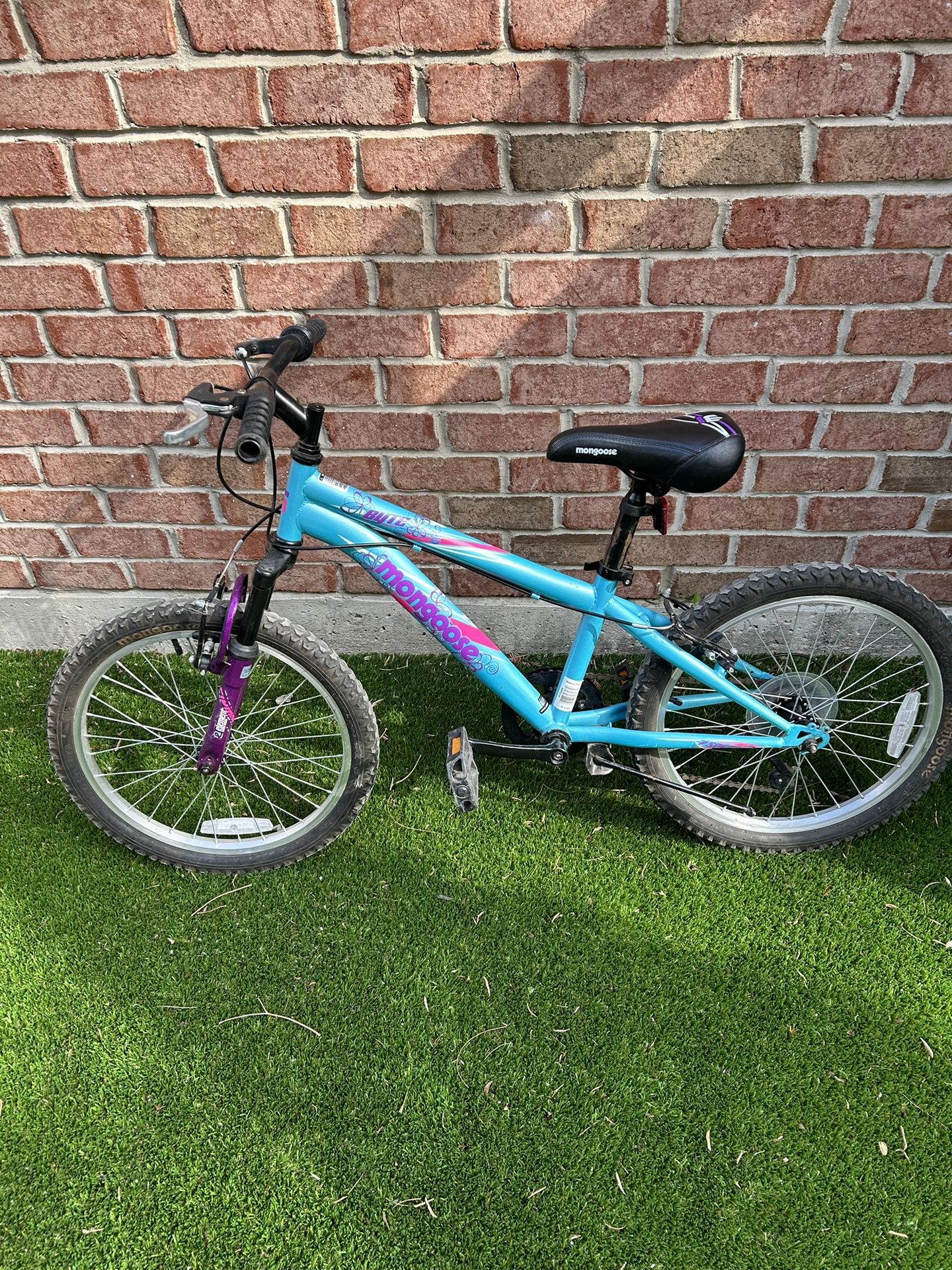 Mongoose Girls Bike - 20” Wheels