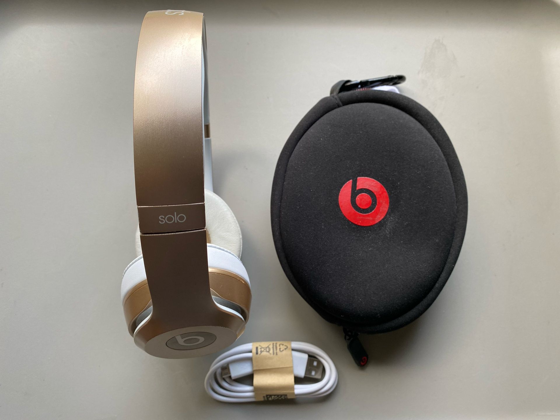 Beats Solo Wireless Headphones