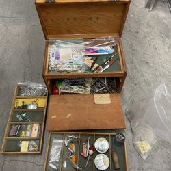Vintage 1940’s Tackle Box With Lots Of Tackle / Lures / Weights Etc. 