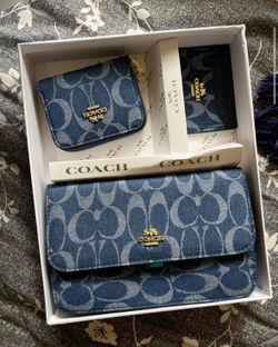Navy blue coach set