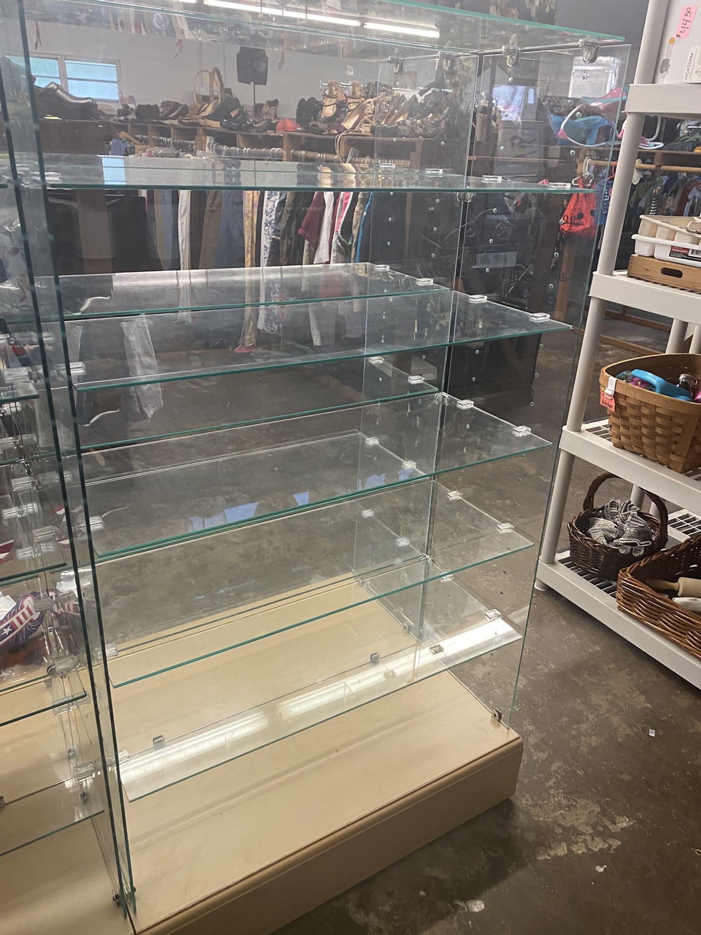 Glass Shelves with 12 Shelves