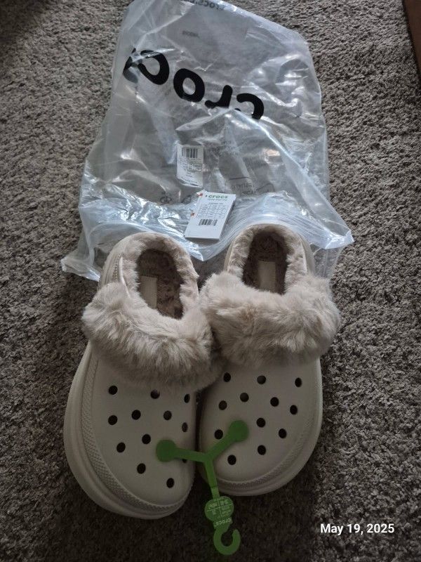 Crocs Womens Clog Size 9