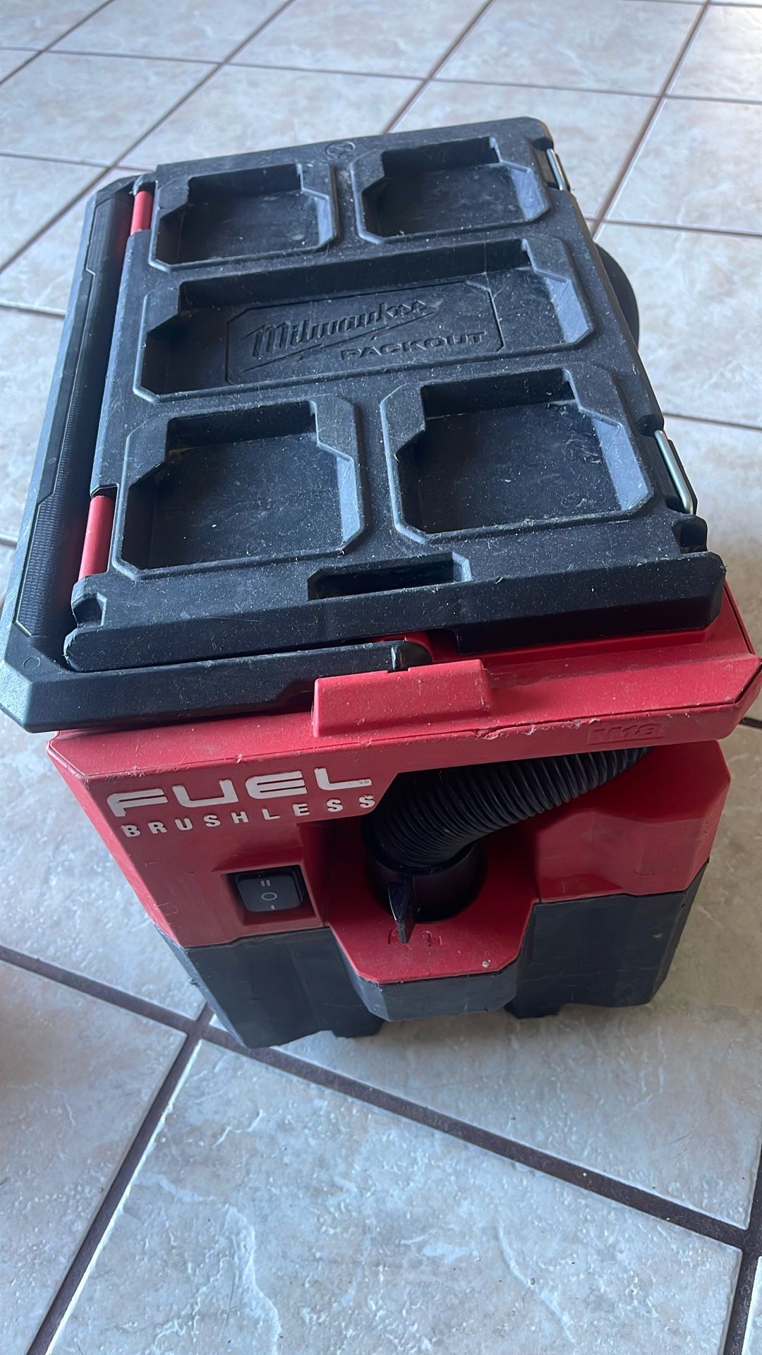 Cordles Vacuum 18 V. Milwaukee