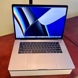 Maxed-Out Apple MacBook Pro 15 Inch