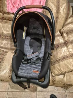 Like new car seat