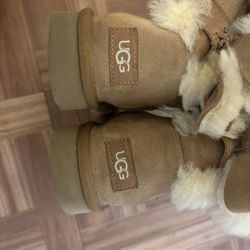 2 Pair Of Uggs & Snow Boots 