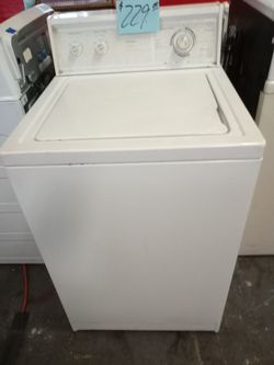 Kenmore Washer white ex large heavy duty excellent . Warranty . Delivery available . 2203 Fowler st. Ft. Myers 33901