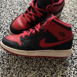 Air Jordan 1 Mid Size 7Y
