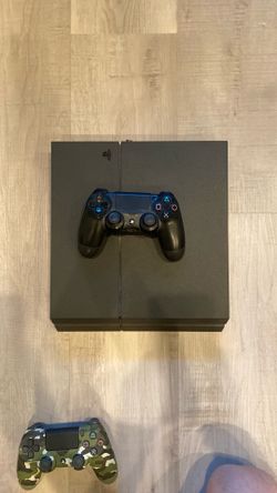 PS4 with 2 controllers and PS Camera