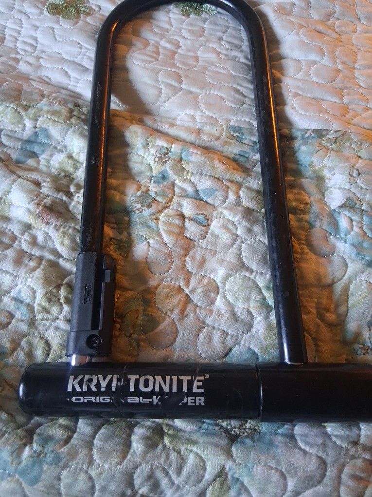 Kryptonite U-Lock w/keys. $30