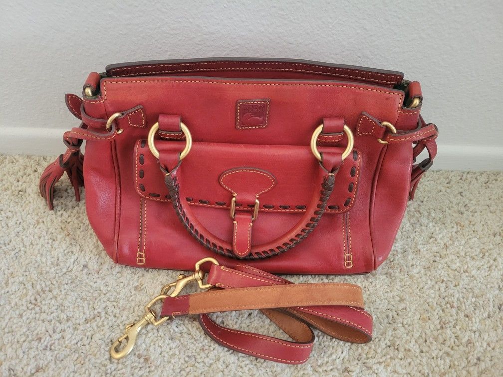 Beautiful Red Donney Bourke Handbag