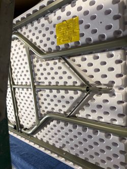 6ft rectangular plastic table