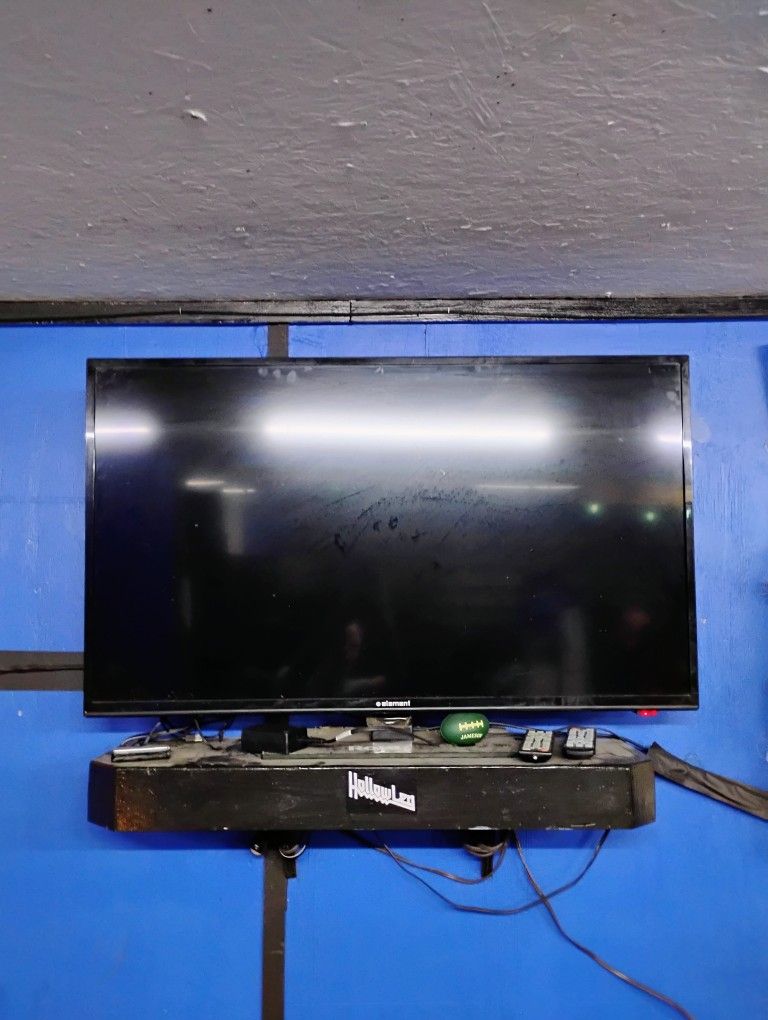40 inch Element TV