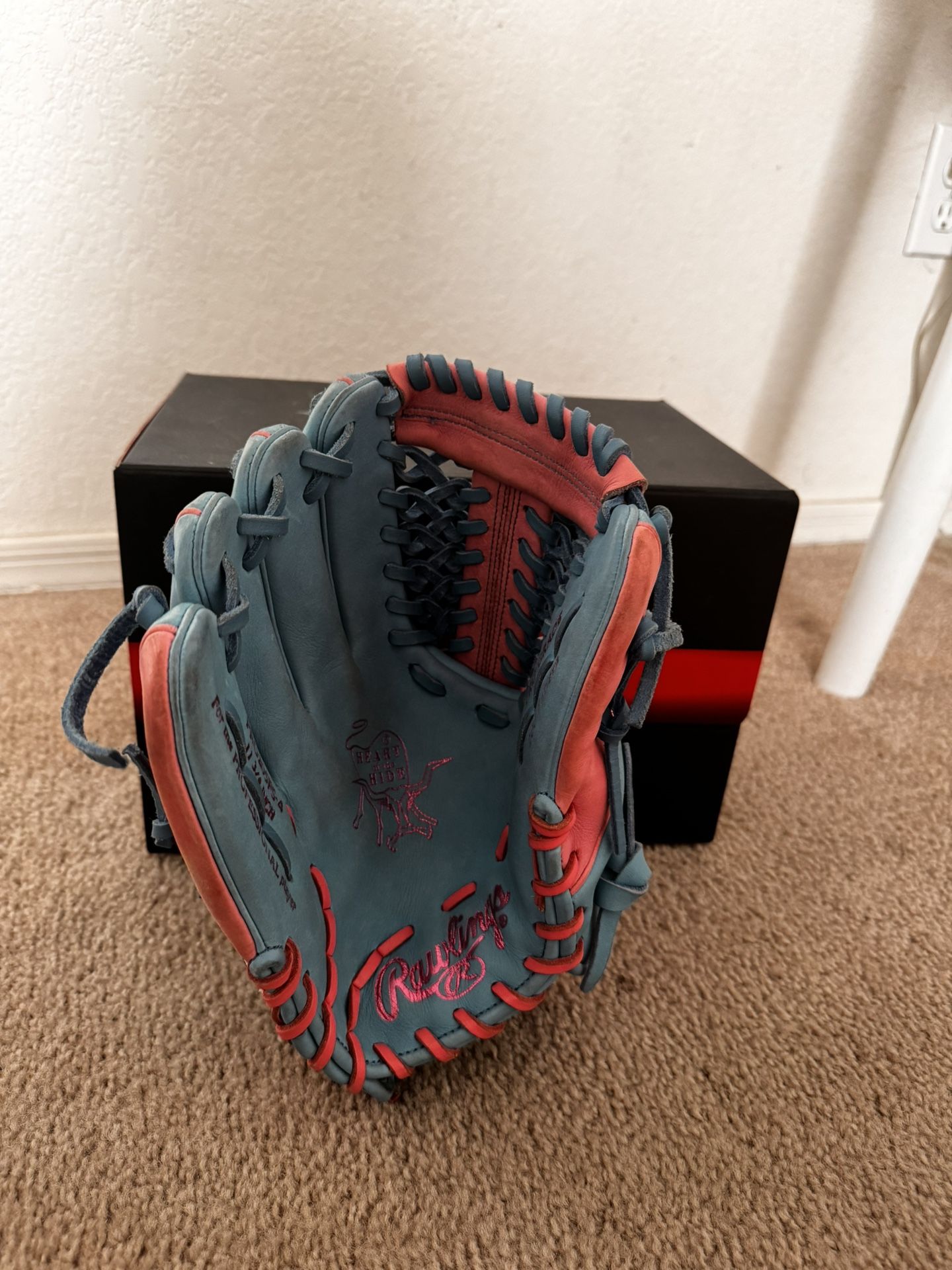 Rawlings Baseball Glove