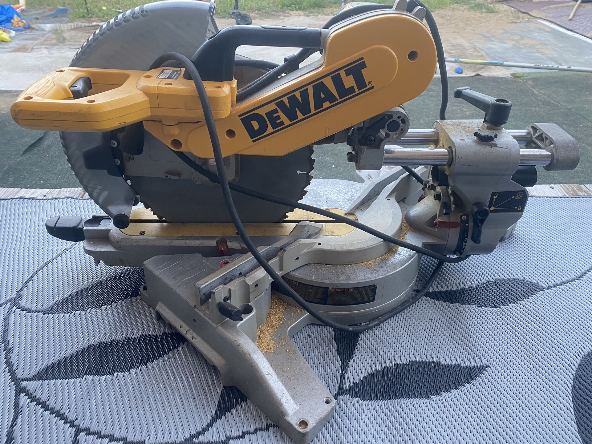 The DEWALT DWS715 12 in. Single-Bevel