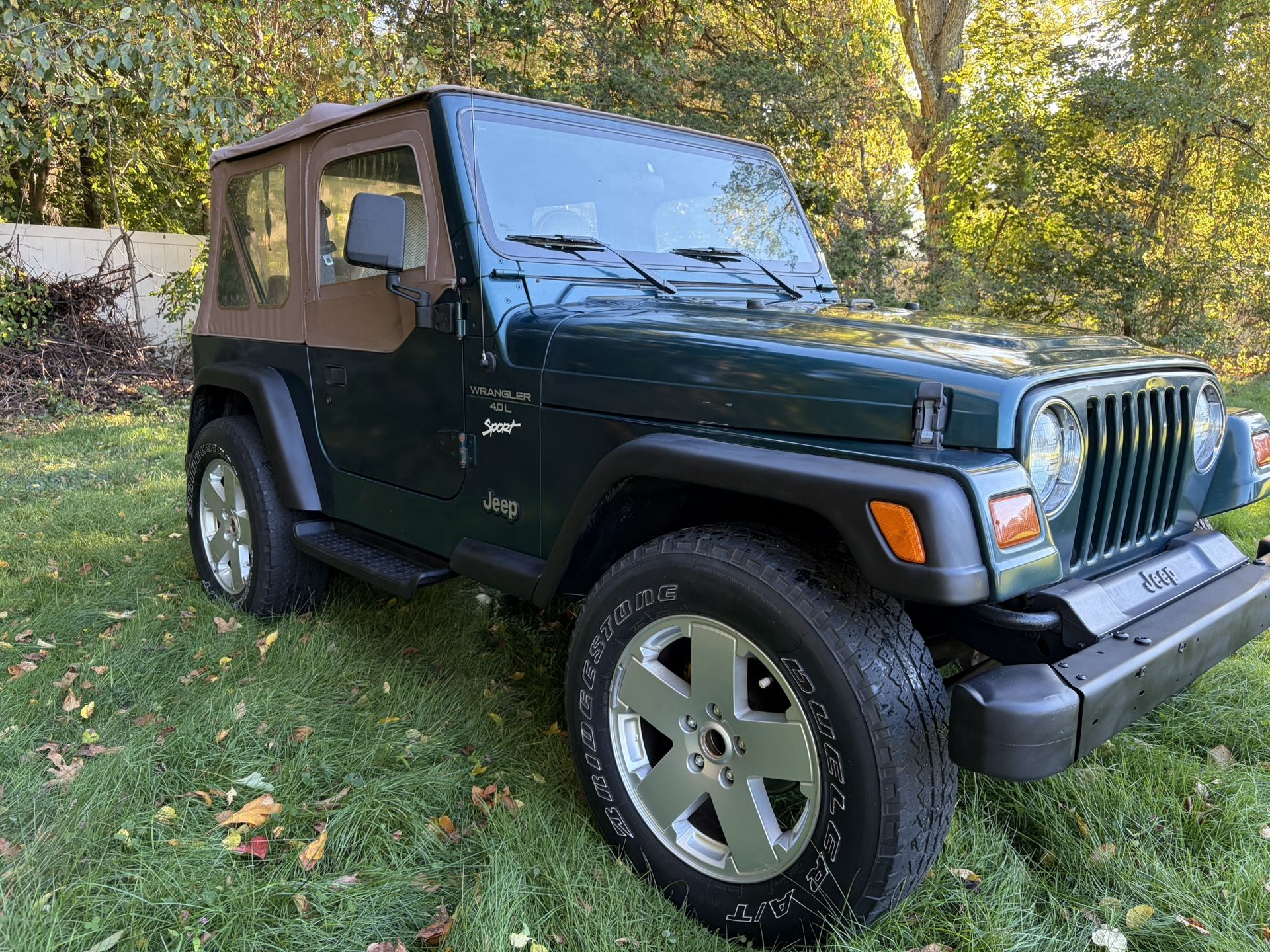 JEEP WRANGLER - 4x4 - 6 Cyl