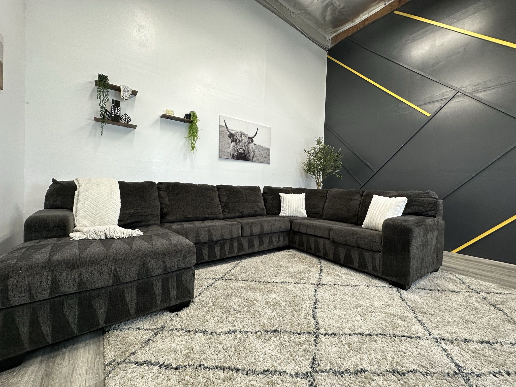 Sectional Couch - Free Delivery